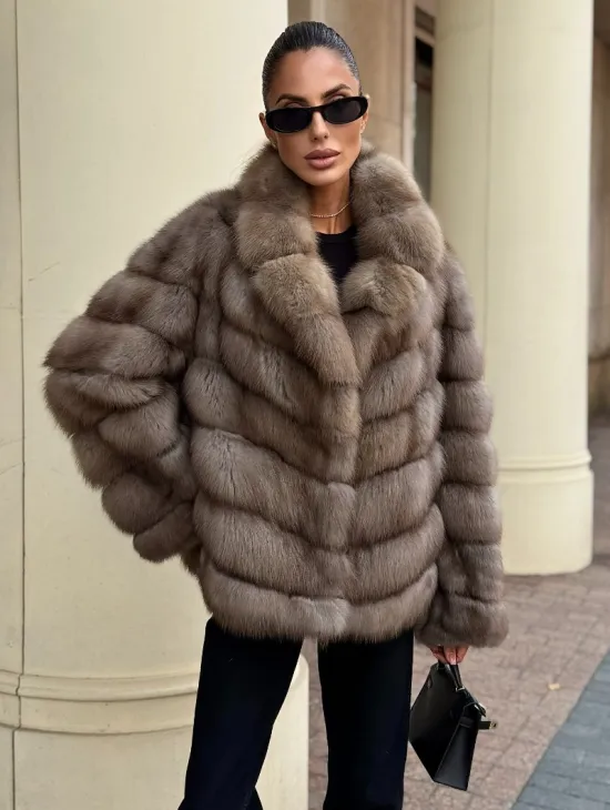 Короткая шуба из куницы - цвет пастель