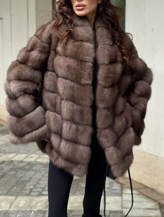 Женская шуба из меха куницы в цвете соболь