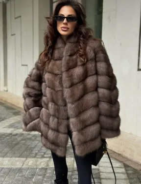 Женская шуба из меха куницы в цвете соболь