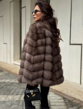 Женская шуба из меха куницы в цвете соболь