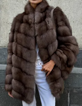 Женская шуба из меха куницы в цвете соболь