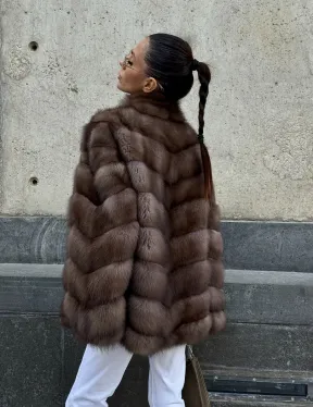 Женская шуба из меха куницы в цвете соболь