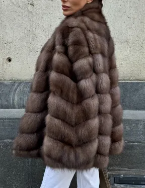 Женская шуба из меха куницы в цвете соболь