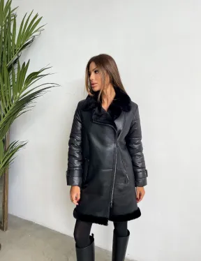Удлиненная черная дубленка авиатор