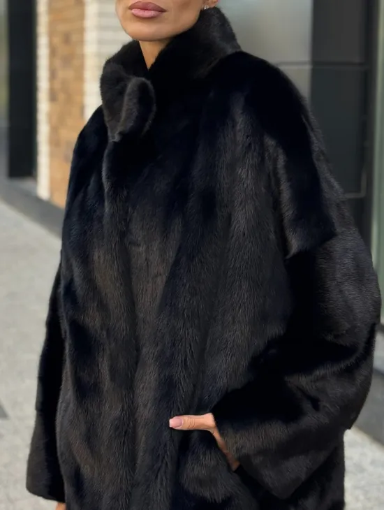 Элегантная черная шубка из меха норки - стойка воротник