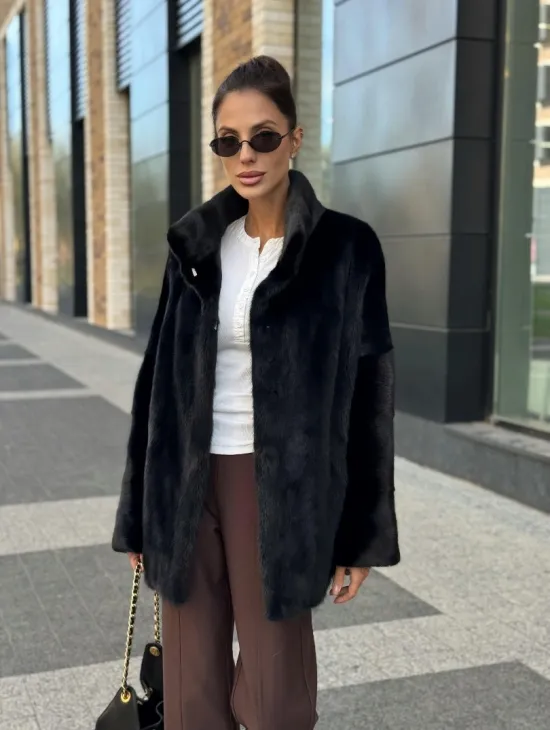 Элегантная черная шубка из меха норки - стойка воротник