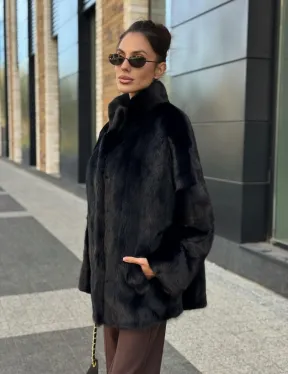 Элегантная черная шубка из меха норки - стойка воротник