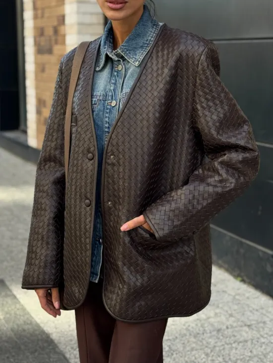 Стильный пиджак из натуральной плетеной кожи