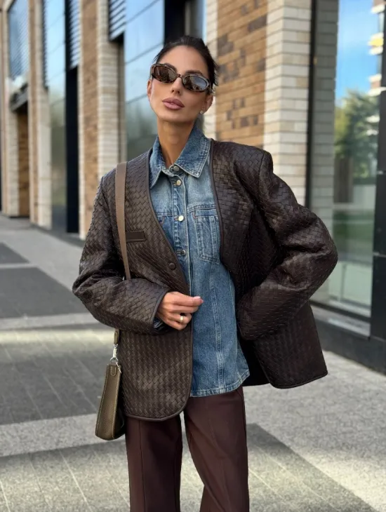 Стильный пиджак из натуральной плетеной кожи