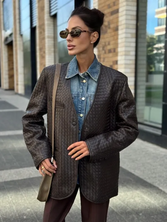 Стильный пиджак из натуральной плетеной кожи