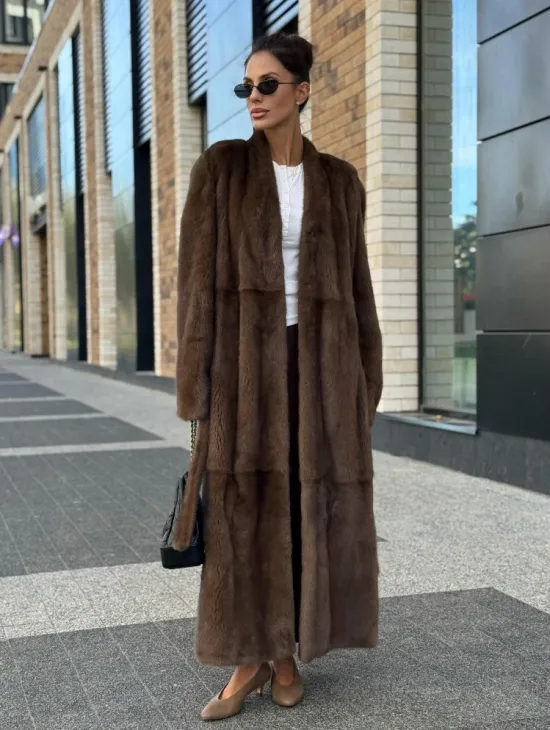 Длинное норковое пальто - шуба в цвете соболь