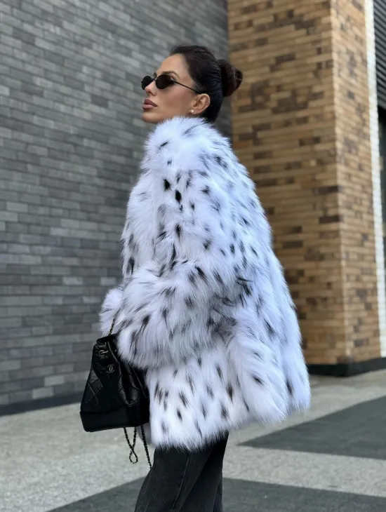 Шуба из меха белой аукционной лисы под рысь, ручная работа