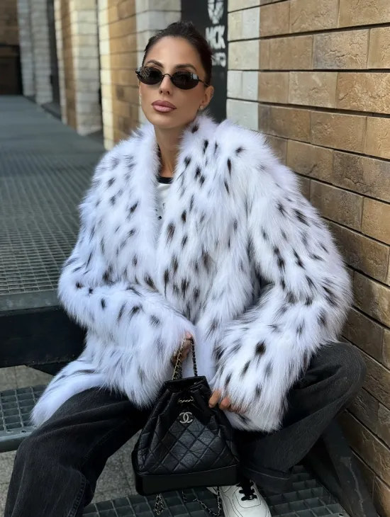 Шуба из меха белой аукционной лисы под рысь, ручная работа