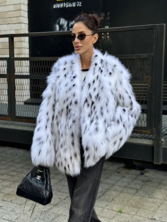 Шуба из меха белой аукционной лисы под рысь, ручная работа