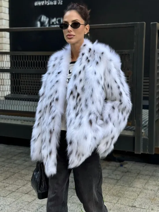 Шуба из меха белой аукционной лисы под рысь, ручная работа