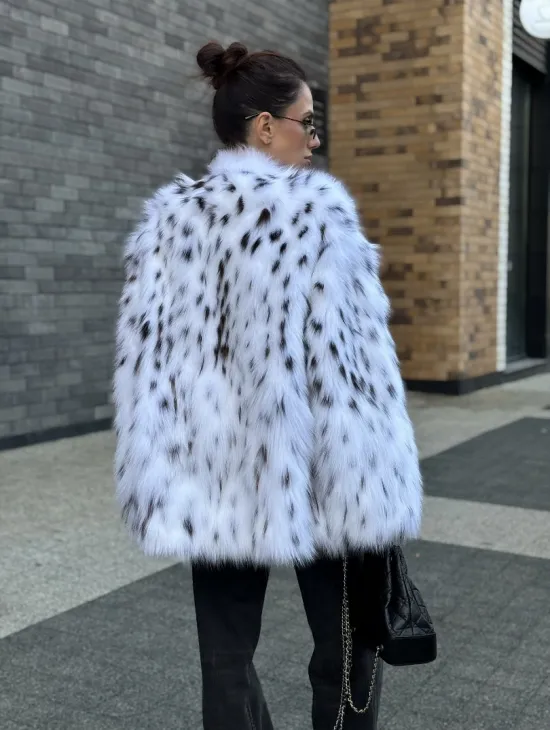 Шуба из меха белой аукционной лисы под рысь, ручная работа