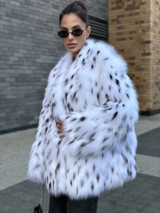 Шуба из меха белой аукционной лисы под рысь, ручная работа