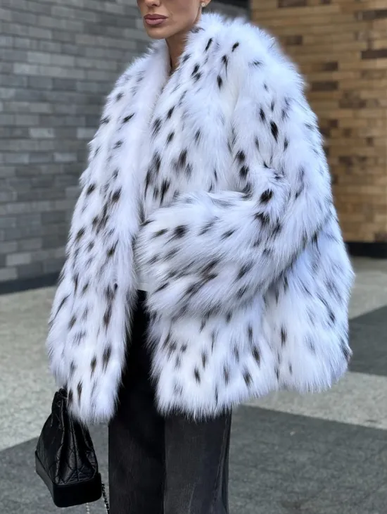 Шуба из меха белой аукционной лисы под рысь, ручная работа