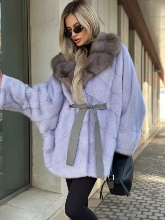 Шуба из норки короткая с куницей воротник