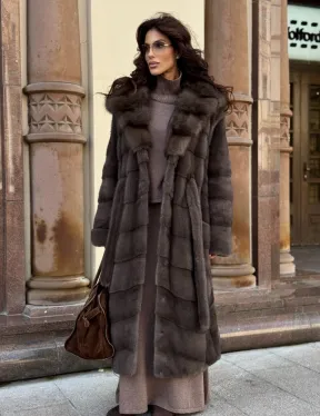 Шуба норковая в цвете мокко с капюшоном куница