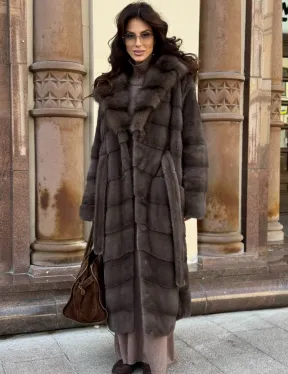Шуба норковая в цвете мокко с капюшоном куница