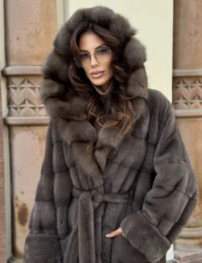 Шуба норковая в цвете мокко с капюшоном куница