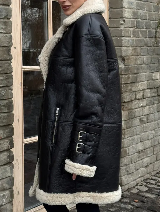 Удлиненная дубленка на белой овчине