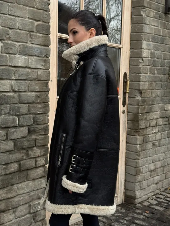 Удлиненная дубленка на белой овчине