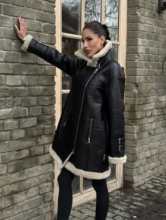 Удлиненная дубленка на белой овчине