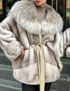 Шуба летучая мышь из норки Ivory с капюшоном из меха рыси