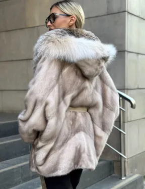 Шуба летучая мышь из норки Ivory с капюшоном из меха рыси
