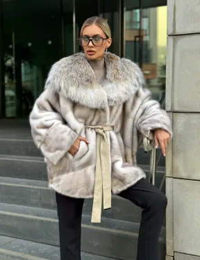 Шуба летучая мышь из норки Ivory с капюшоном из меха рыси