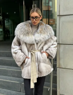 Шуба летучая мышь из норки Ivory с капюшоном из меха рыси