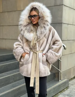 Шуба летучая мышь из норки Ivory с капюшоном из меха рыси