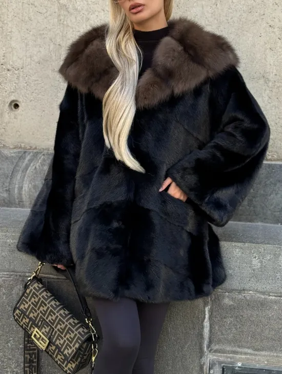 Черный норковый полушубок с капюшоном куница