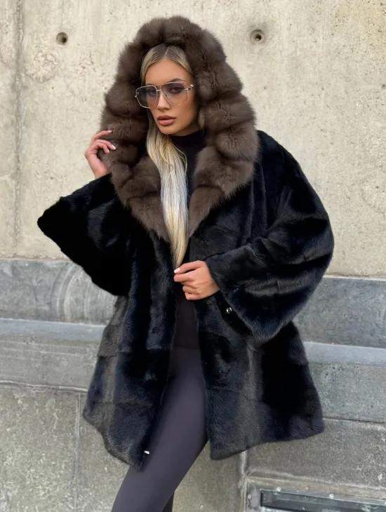 Черный норковый полушубок с капюшоном куница