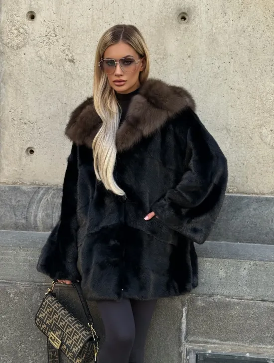 Черный норковый полушубок с капюшоном куница