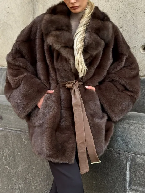 Полушубок норковый женский с воротником куница