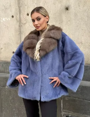 Короткая шуба норковая с воротником из куницы