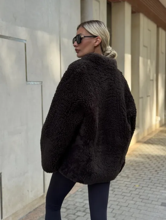 Двусторонняя коричневая дубленка из овчины