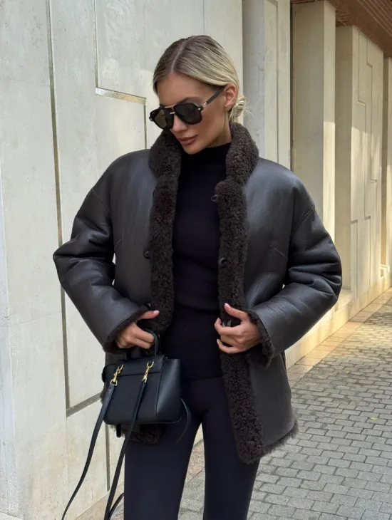 Двусторонняя коричневая дубленка из овчины