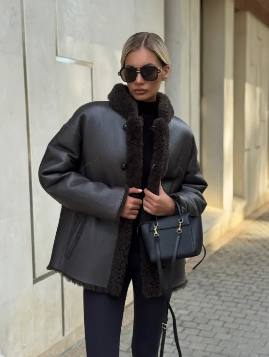 Двусторонняя коричневая дубленка из овчины