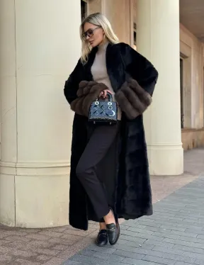 Черная норковая шуба с отделкой на рукавах из меха куницы