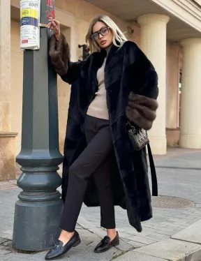 Черная норковая шуба с отделкой на рукавах из меха куницы