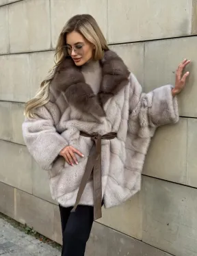 Шуба норковая летучая мышь с воротником куницы