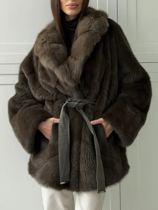 Шуба норковая летучая мышь с воротником из куницы - цвет хаки