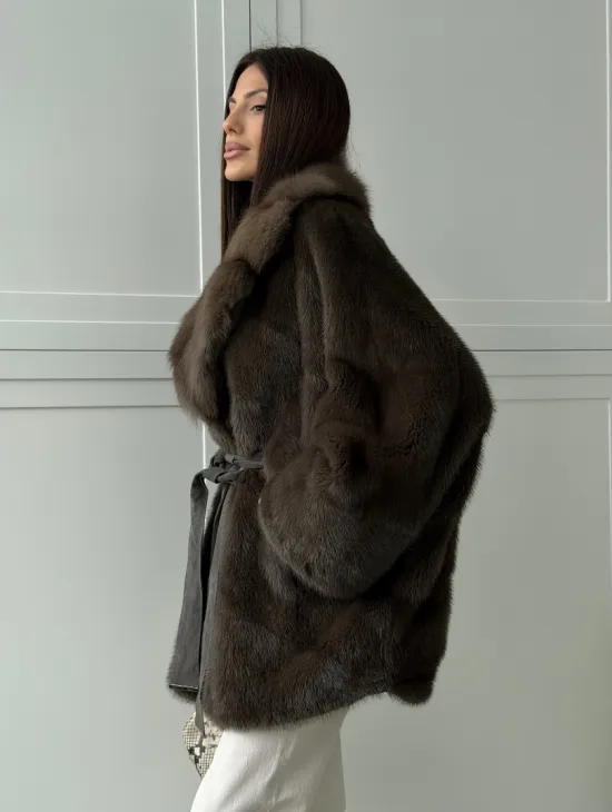 Шуба норковая летучая мышь с воротником из куницы - цвет хаки