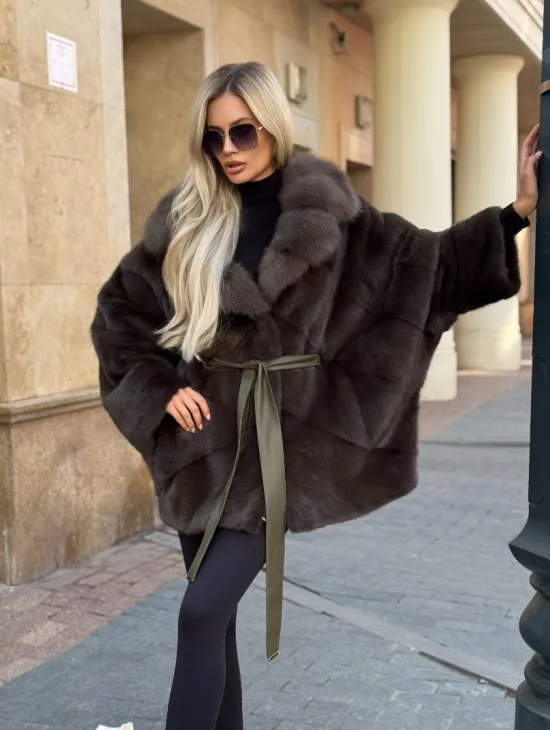 Шуба норковая летучая мышь с воротником из куницы - цвет хаки