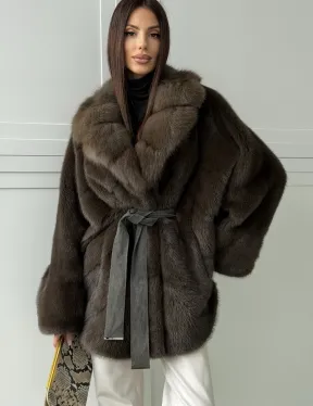 Шуба норковая летучая мышь с воротником из куницы - цвет хаки