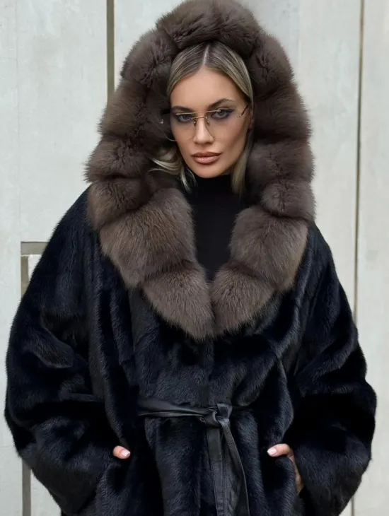 Черная норковая шуба летучая мышь с капюшоном из куницы
